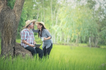 Canva-Farmer-Couple-in-the-Field-2048x1367-new senior medical marijuana patients